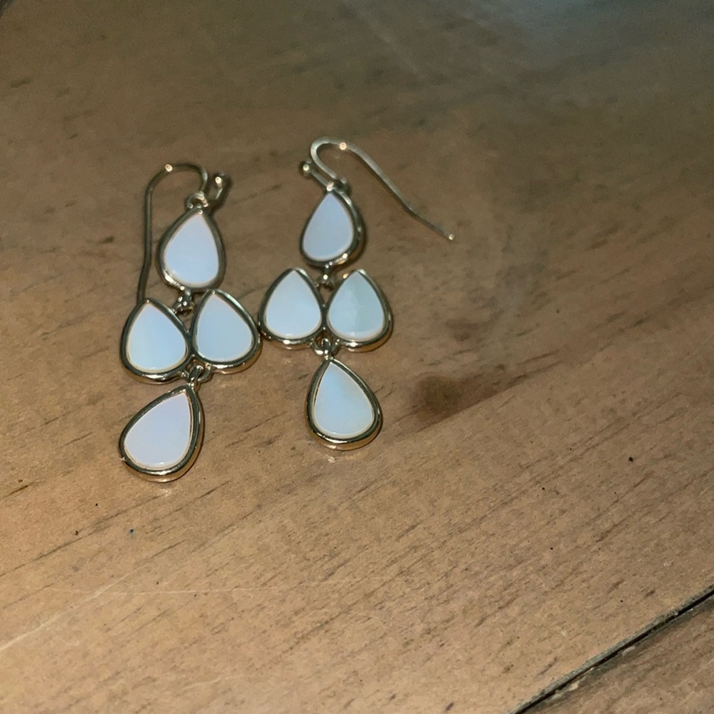 Women’s earrings